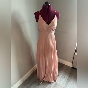 Elegant Pink Pleated Dress
